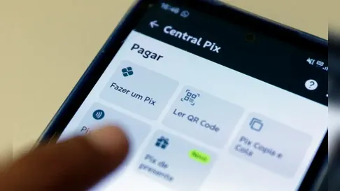 Falso médico engana hospital no Paraná, acessa dados de pacientes e aplica golpe do Pix em familiares