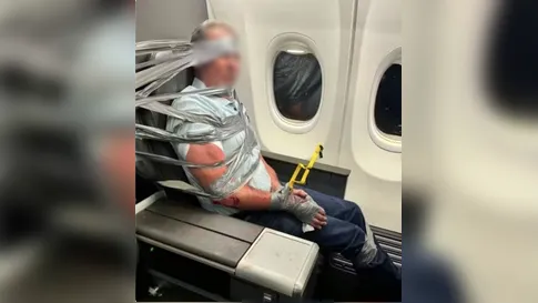 Homem é amarrado após agredir colega de assento e proferir ofensas racistas em voo nos EUA