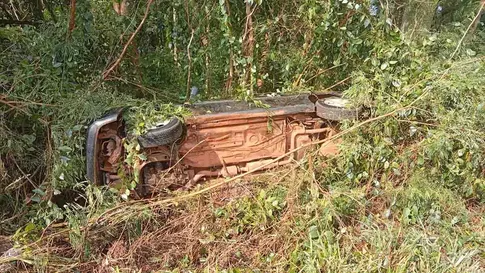 Capotamento deixa três mulheres feridas na PR-082, em Jardim Alegre