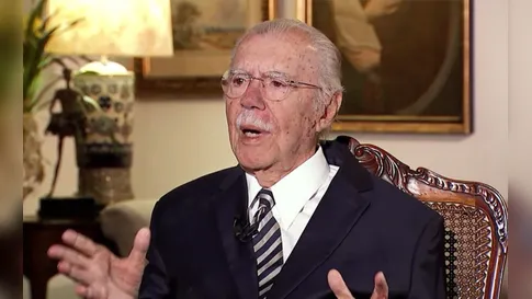 Ex-presidente José Sarney passa por cirurgia abdominal e segue internado em UTI