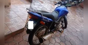  A moto tinha pendências e foi apreendida pela polícia 