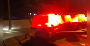  A pessoa que foi detida chegou com sintomas de embriaguez na residência 