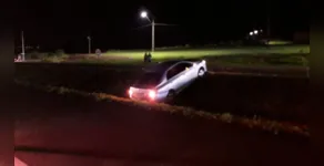 Carro foi atingido por caminhão no Parque Industrial Oeste 