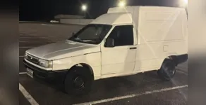  Carro foi furtado durante a madrugada desta sexta-feira (01) 