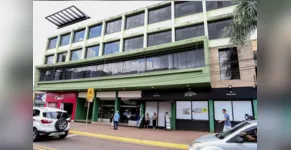  Cine Fênix, no centro de Apucarana 