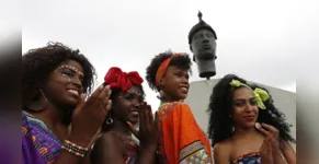  Desde 2003, as escolas passaram a ser obrigadas a incluir o ensino de história e cultura afro-brasileira no currículo 