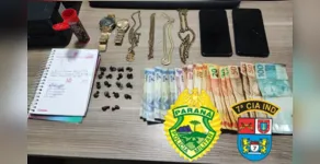  Drogas e itens apreendidos foram encaminhados para a delegacia 