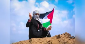  Estima-se que 750 mil palestinos precisaram deixar suas terras e mais de 500 aldeias palestinas foram destruídas em consequência dos conflitos decorrentes da criação de Israel 