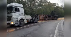  Não há informações se o caminhoneiro ficou ferido 