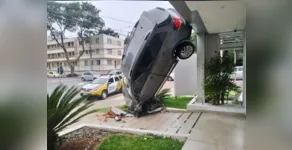  O acidente foi flagrado por uma câmera de segurança 