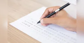  Os salários variam entre R$ 700 e R$ 1.200 