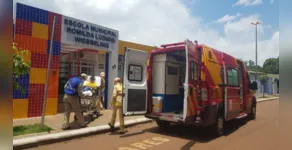  Os socorristas se dirigiram até a instituição de ensino e prestaram os primeiros socorros à menina. 