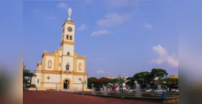 Paróquia Nossa Senhora de Lourdes veio a se tornar a Catedral de Apucarana, 