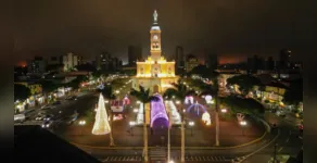  Praça Rui Barbosa ganhou decoração natalina 
