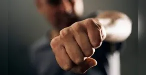  Suspeito teria agredido os pais fisicamente na noite desta terça-feira (5) 