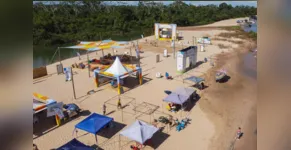  Porto Rico, 05 de janeiro de 2024 - Estrutura do  Verão Maior Paraná na Praia de Santa Rosa, na costa do Rio Paraná, região noroeste do estado. 