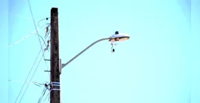  Os autores quebraram várias lâmpadas na Rua Cerejeira 