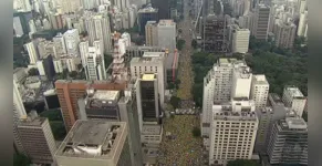  Pessoas se reúnem na Avenida Paulista 