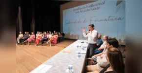  Prefeito Junior da Femac discursa durante solenidade no Cine Fênix 