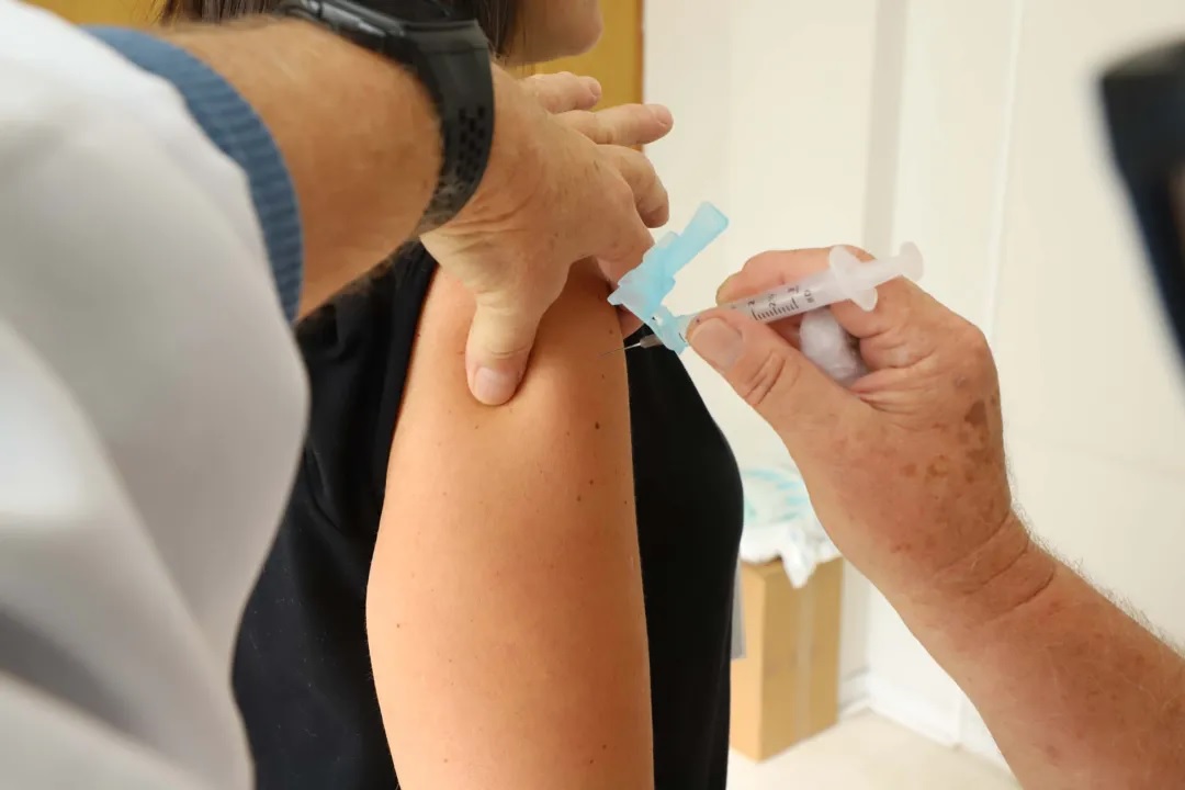  As vacinações serão realizadas, das 8h00 às 16h30, em todas as UBSs do município 