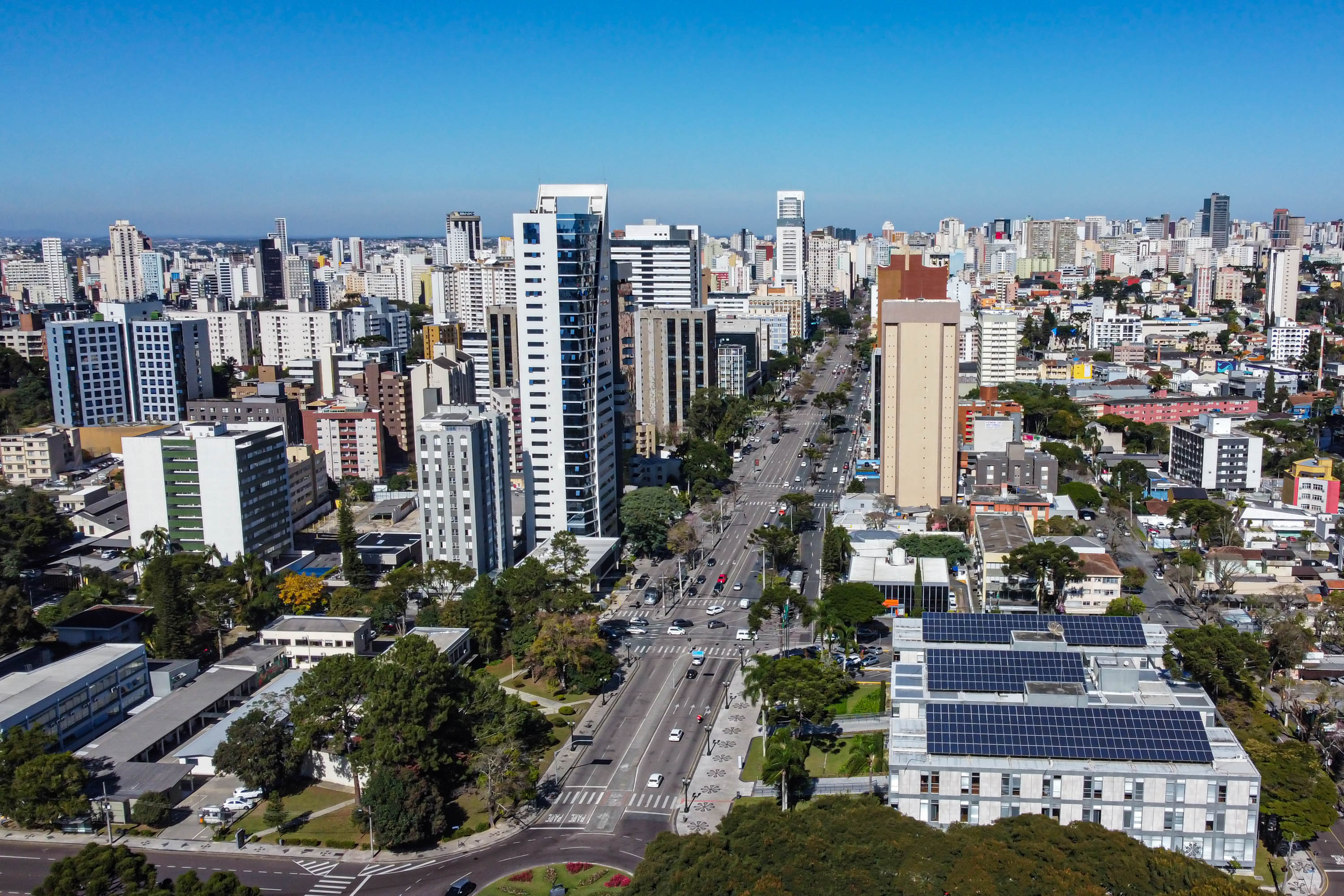  Curitiba foi a cidade paranaense melhor avaliada no quesito 