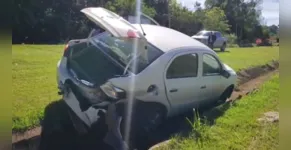  Motorista escapa por pouco de ser prensado entre carretas 