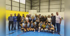  Time de voleibol campeão na fase municipal dos Jogos Escolares 