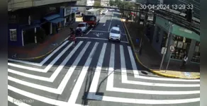  Câmera registrou acidente na Rua Ponta Grossa 