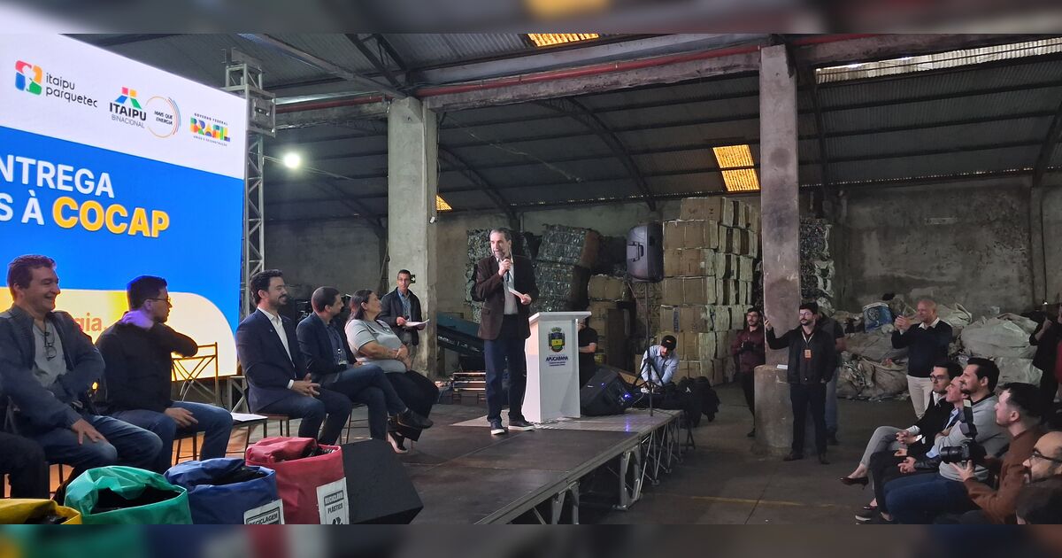 Cocap recebe caminhões e equipamentos da Itaipu Binacional