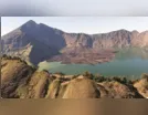 Turista cai de 200 metros em Monte Rinjani e consegue resgate rápido