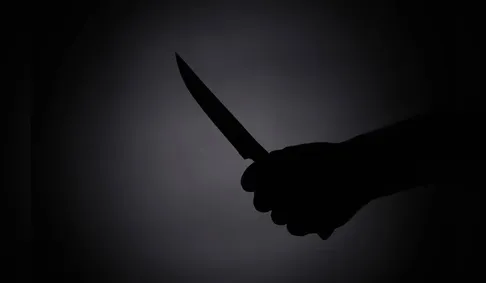 Homem é esfaqueado enquanto caminhava por rua em bairro de Arapongas
