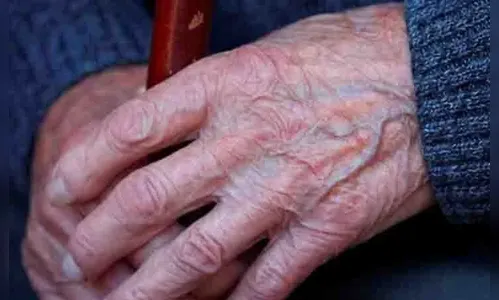 Filho alcoolizado ameaça o pai durante discussão, em Lidianópolis