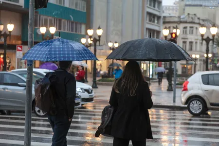 A previsão é de pancadas de chuva isoladas em algumas regiões