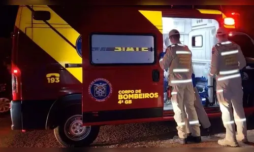 Motorista bate Siena contra muro no acesso secundário de Ivaiporã