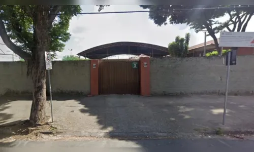 Três estudantes ficam feridos ao apanhar de pai de aluna na escola