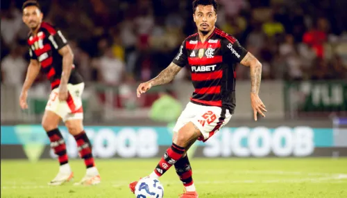 Flamengo aposta no bom momento e nos novos reforços para largar na frente diante de um Atlético-MG pressionado pela sequência de derrotas