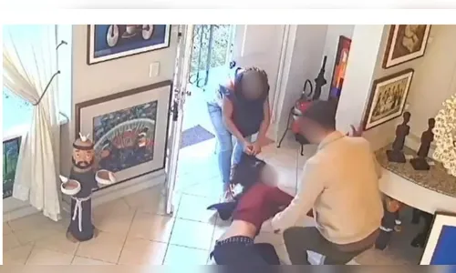 Jovem de 18 anos é agredida por estar sem sutiã no PR; vídeo