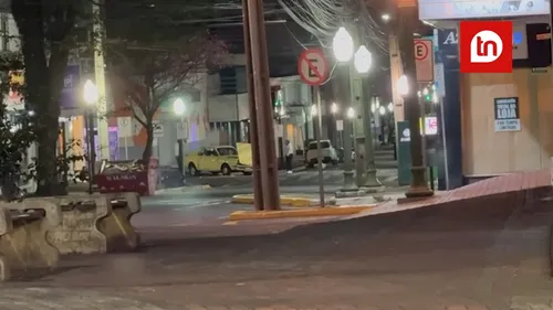 Colisão ocorreu na madrugada de domingo (13) e envolveu um VW Jetta