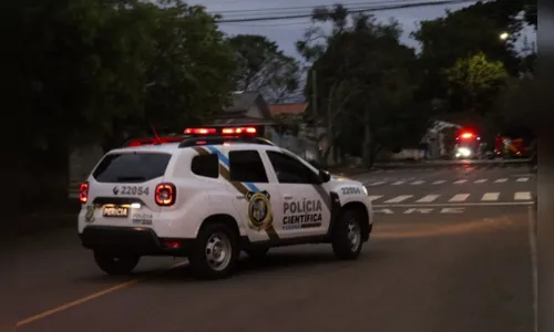 PM evacua cerca de 100 casas após achar carro com explosivos no Paraná