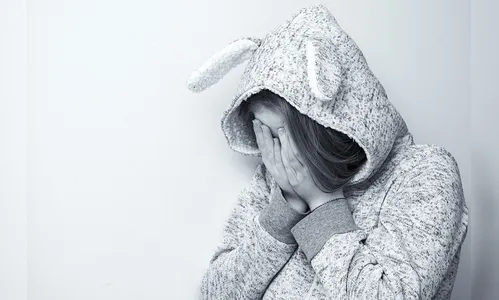 Menina de 12 anos some e passa 5 dias com homem que conheceu na web