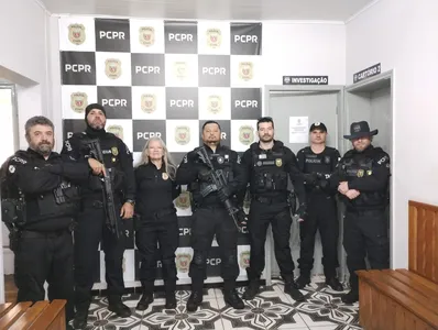 Foram cumpridos quatro mandados de busca e apreensão.