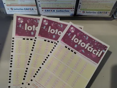 O prêmio principal é pago aos jogadores que acertarem as 15 dezenas sorteadas