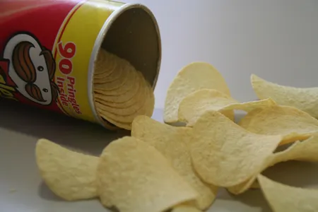 Jovens teriam tentado furtar lata de batatas