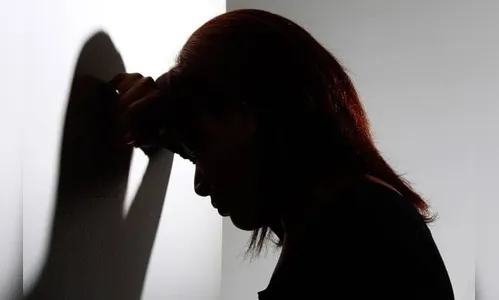 Homem causa danos e ameaça dona de bar de Borrazópolis