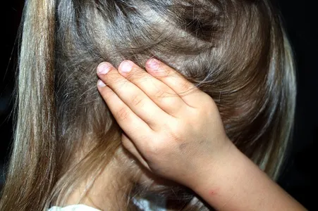 A criança contou para a mãe sobre o abuso sofrido