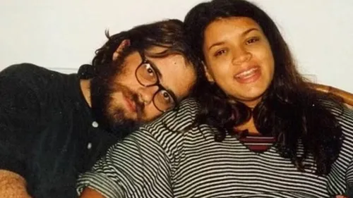 O casal começou a namorar de forma oficial em 1990