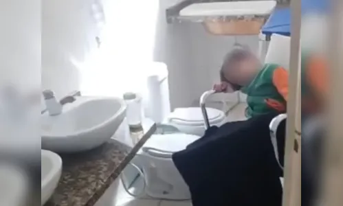 Menino autista de 4 anos é encontrado amarrado em banheiro de escola no PR