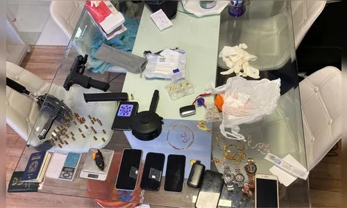 Casal de estrangeiros é encontrado morto em tríplex no PR