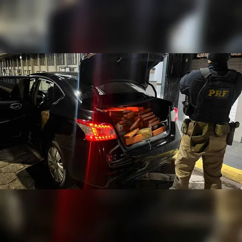 PRF apreende meia tonelada de maconha em carro furtado na BR-277