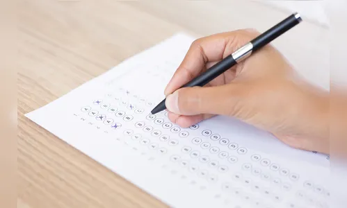 Outubro inicia com 4 oportunidades de PSS e concursos no Paraná